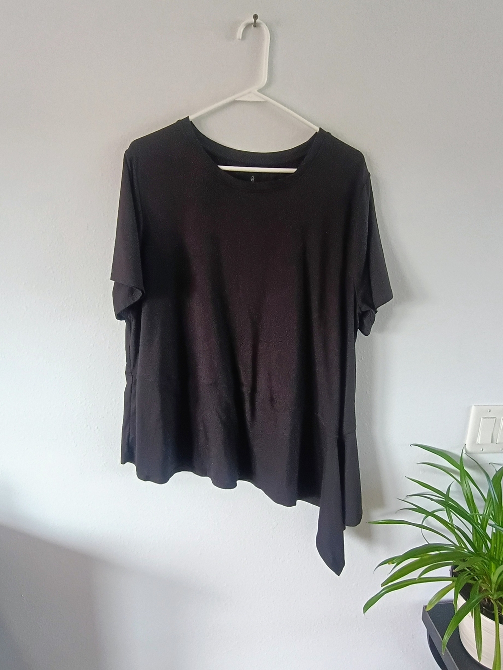 🖤 Cuddl Duds Black Tunic Top 1X Plus Asymmetrical Handkerchief Hem Soft Stretch